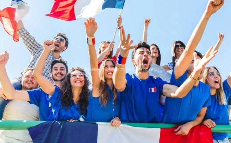 天富网站-注册通道江铃新能源Explore Profiles of Well-Known Football Players in English